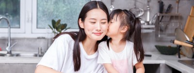 母亲再婚后可以要求子女随继父姓吗