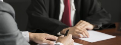 离婚有过错的一方怎么分财产