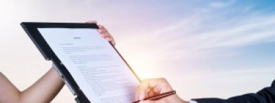 离婚后变更抚养协议双方签字后生效吗